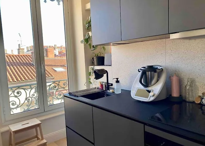 Apartment Le Pasteur -55m²- 2 Pieces Decoration D'architecte *
